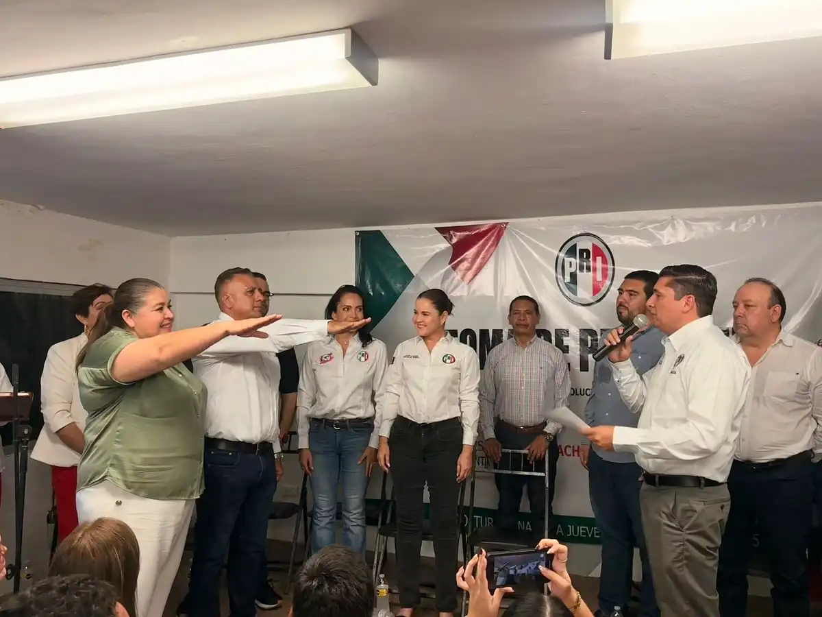 César Emiliano Lugo toma protesta al nuevo Comité Municipal del PRI en Angostura