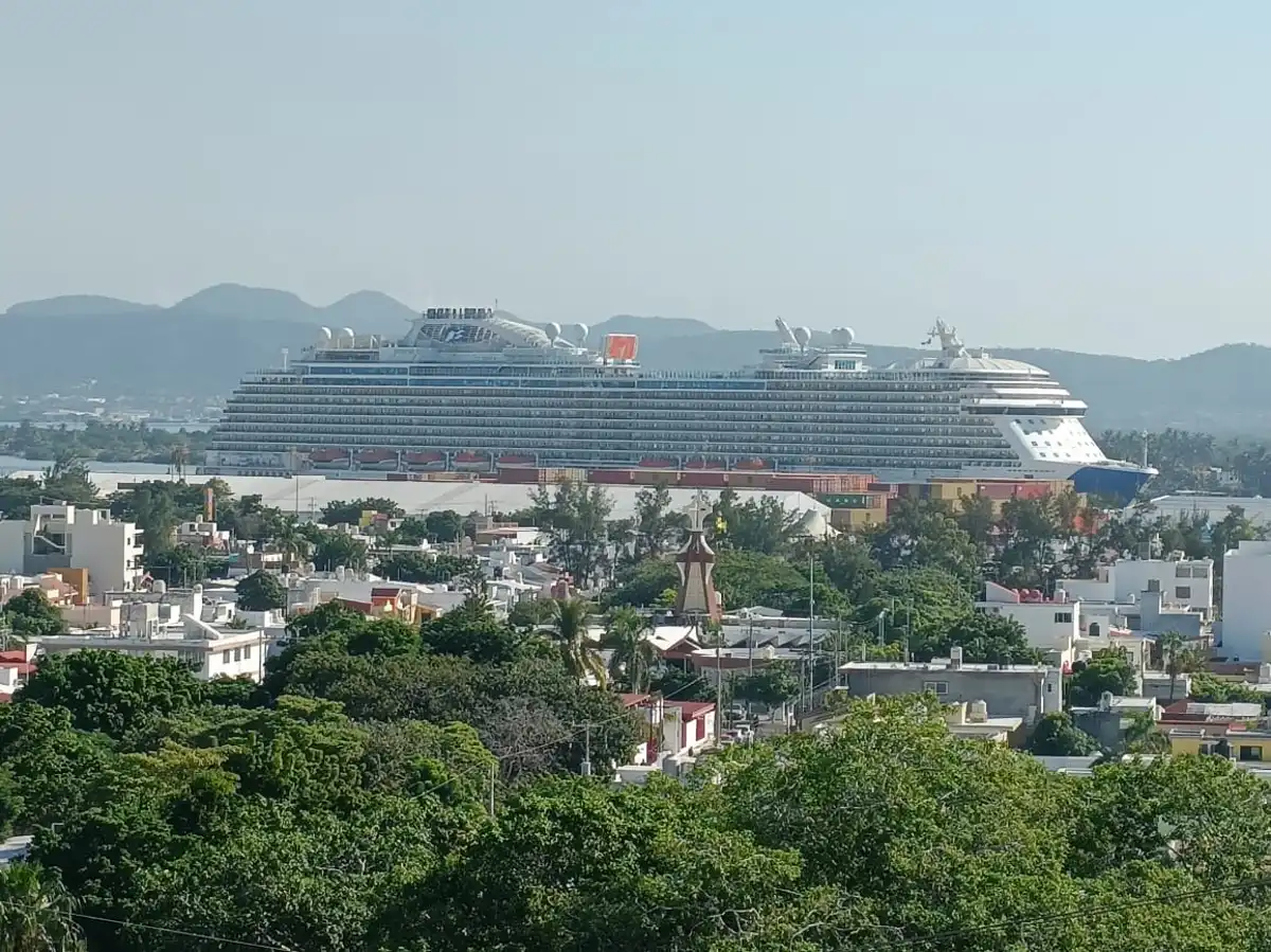 Mazatlán alcanza más de 486 millones de pesos por arribo de cruceros en 2025