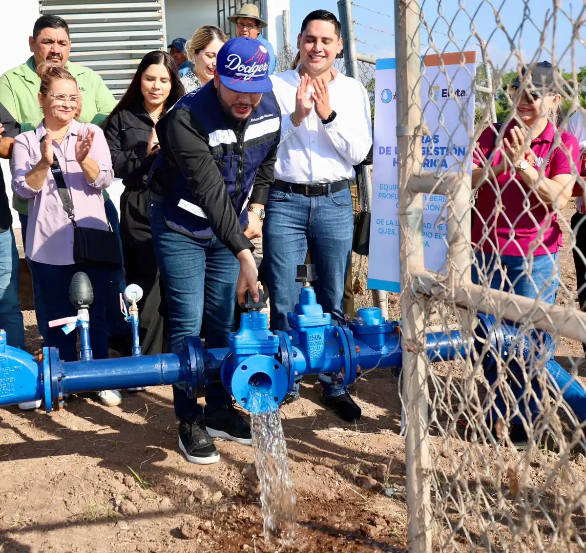 Elota mejora el abasto de agua en Tanques con obra de más de un millón de pesos