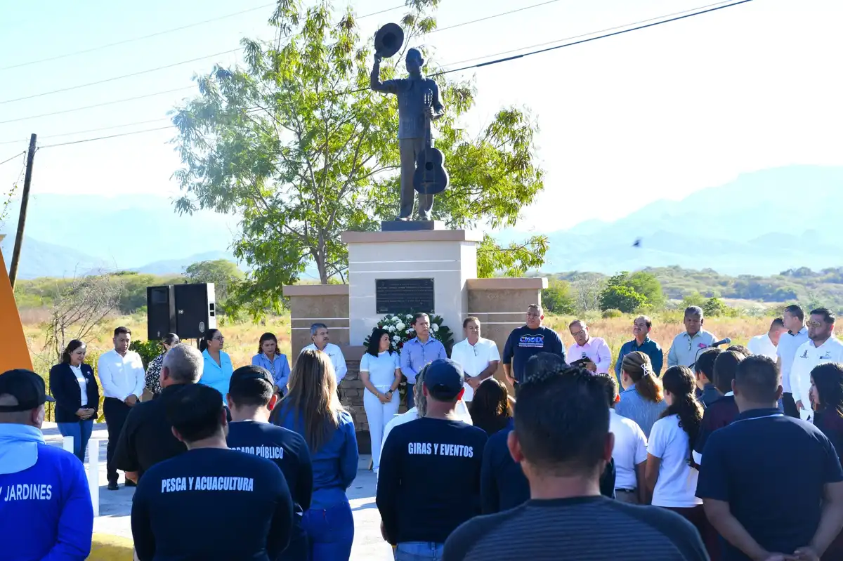 Choix rinde homenaje a José Ángel Espinoza “Ferrusquilla” en su décimo aniversario luctuoso