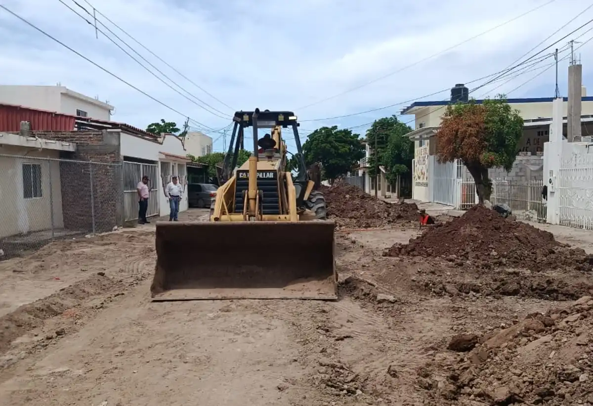 Gobierno de Sinaloa invierte 24.4 millones en rehabilitación del drenaje sanitario en Juan José Ríos