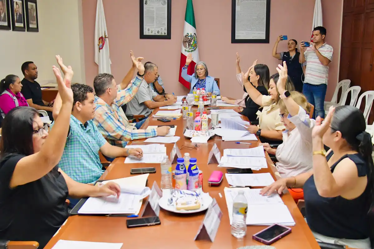 Cabildo de Salvador Alvarado aprueba nuevos nombramientos y autoriza la verbena navideña 2025