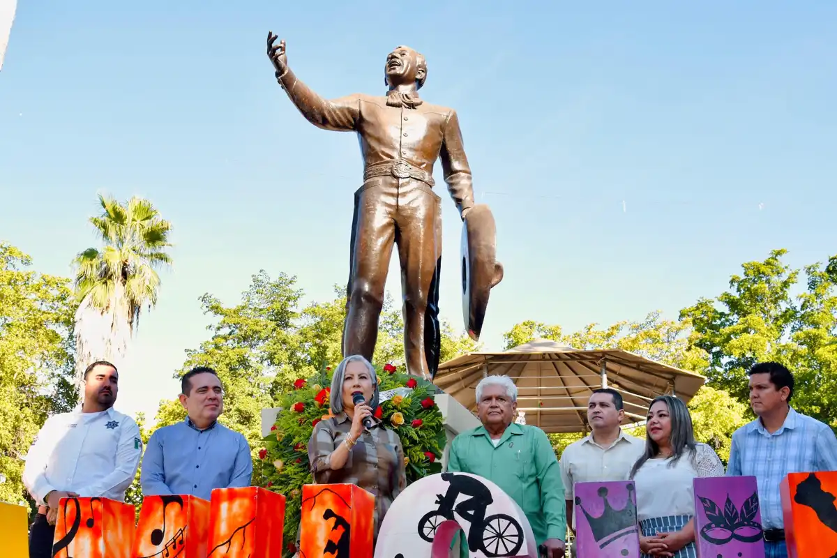 Pedro Infante es celebrado en Guamúchil con ofrendas, museo abierto y concierto especial