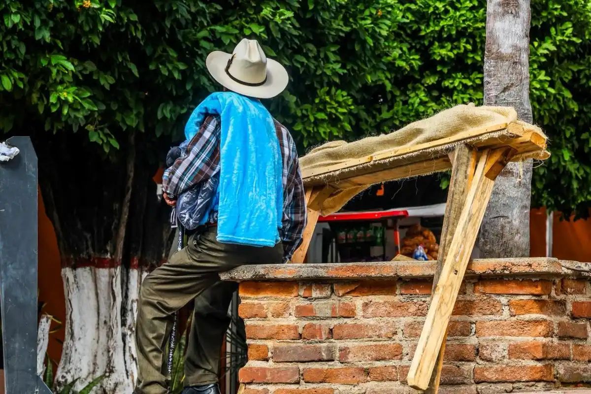 Entregan apoyos invernales a 673 personas vulnerables en la sierra de Cosalá