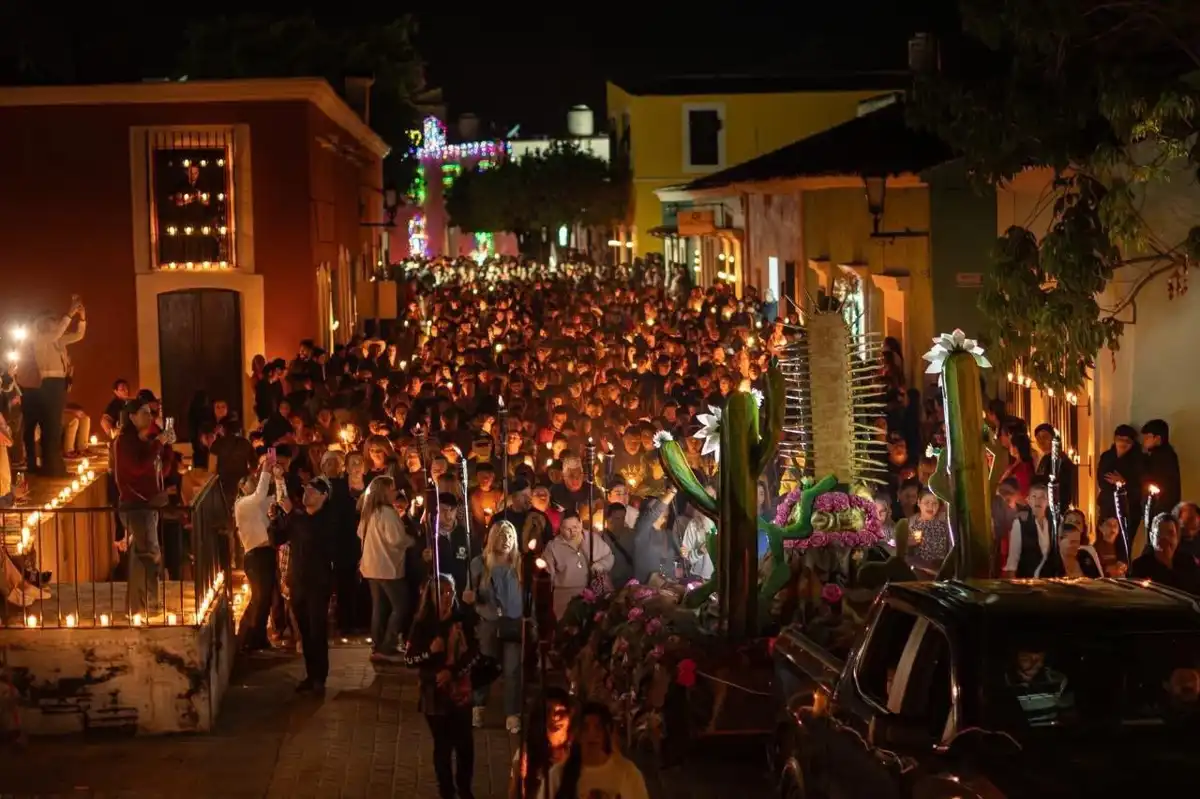 Fiesta de las Velas ilumina Cosalá y reafirma su identidad como Pueblo Mágico