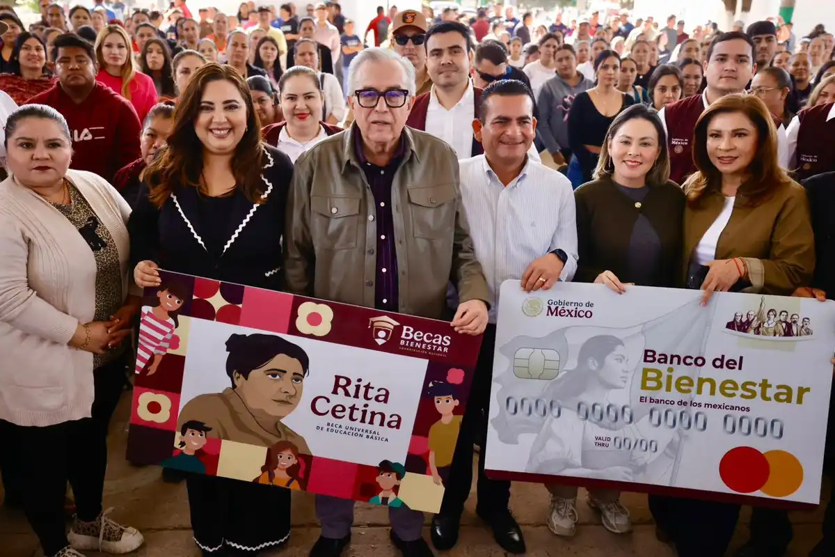 Inicia Rubén Rocha Moya entrega de tarjetas de la Beca Rita Cetina en Sinaloa