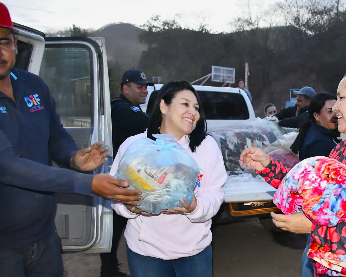 Llevan apoyos invernales a comunidades serranas de Choix en coordinación con SEBIDES