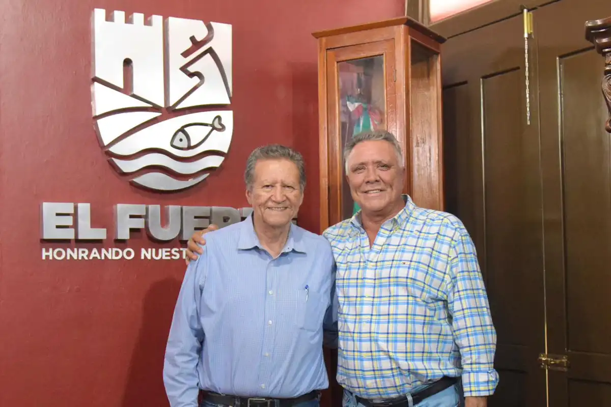 Entregan kits del programa Nuestros Tianguis a comerciantes de El Fuerte para fortalecer la economía local