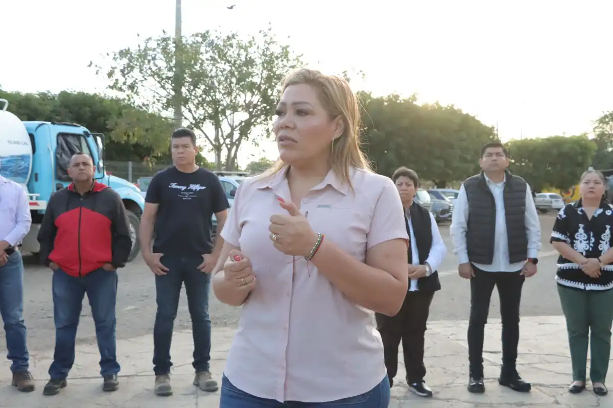 Presenta alcaldesa Claudia Valdez a nuevo director de Obras Públicas en El Rosario