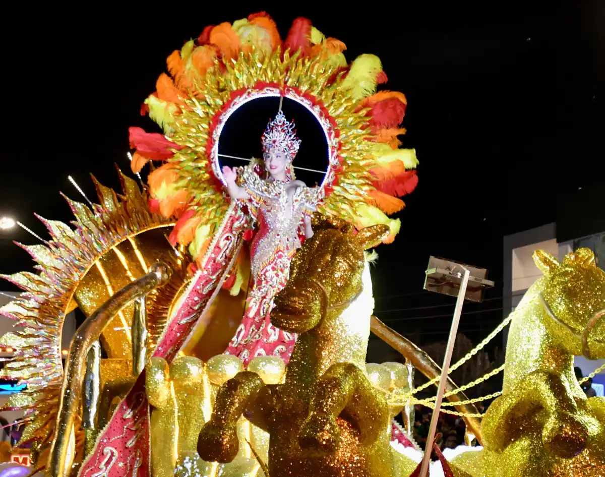 Más de 90 mil personas disfrutan el primer desfile del Carnaval Guamúchil 2026 “Mundos Paralelos”