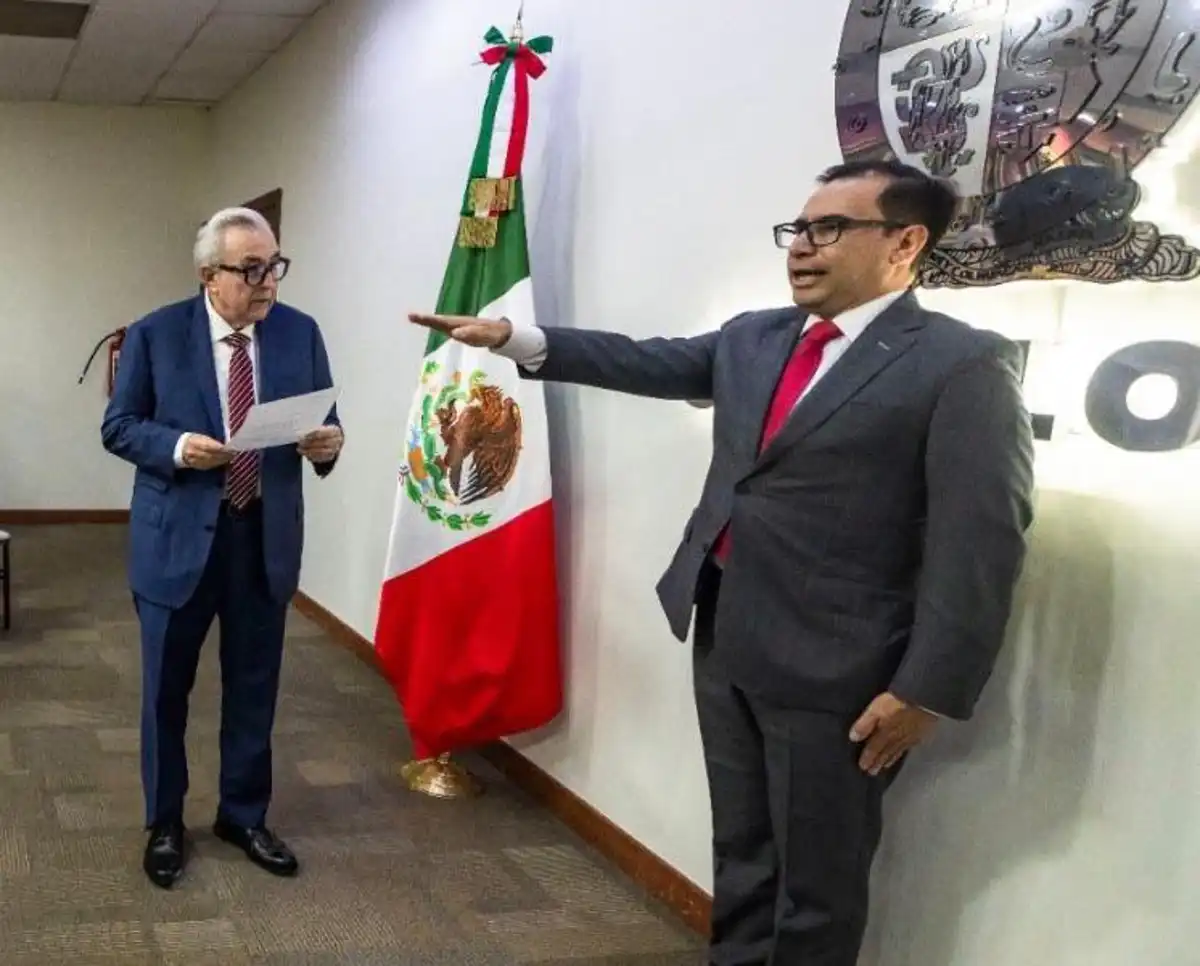 Rubén Rocha toma protesta a Sinuhé Téllez como nuevo secretario de Seguridad Pública de Sinaloa