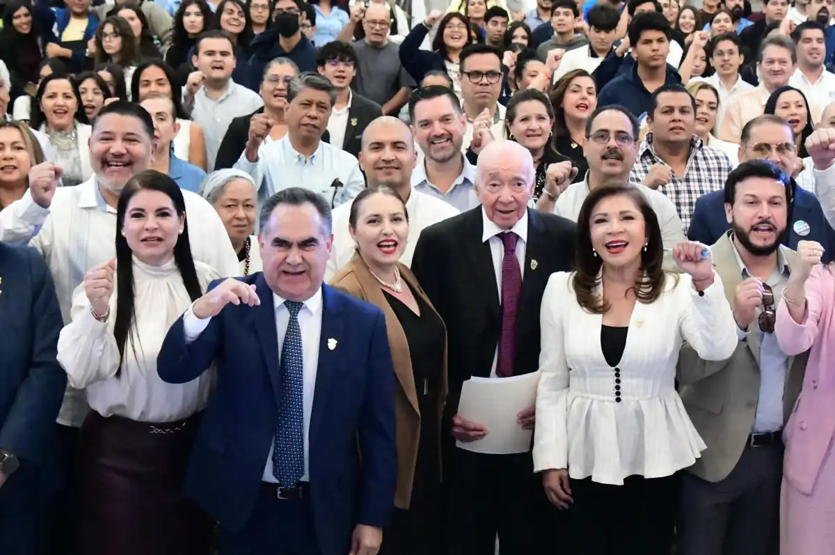 Inauguran FELIUAS 2026 en Mazatlán con convenio académico y entrega de libros