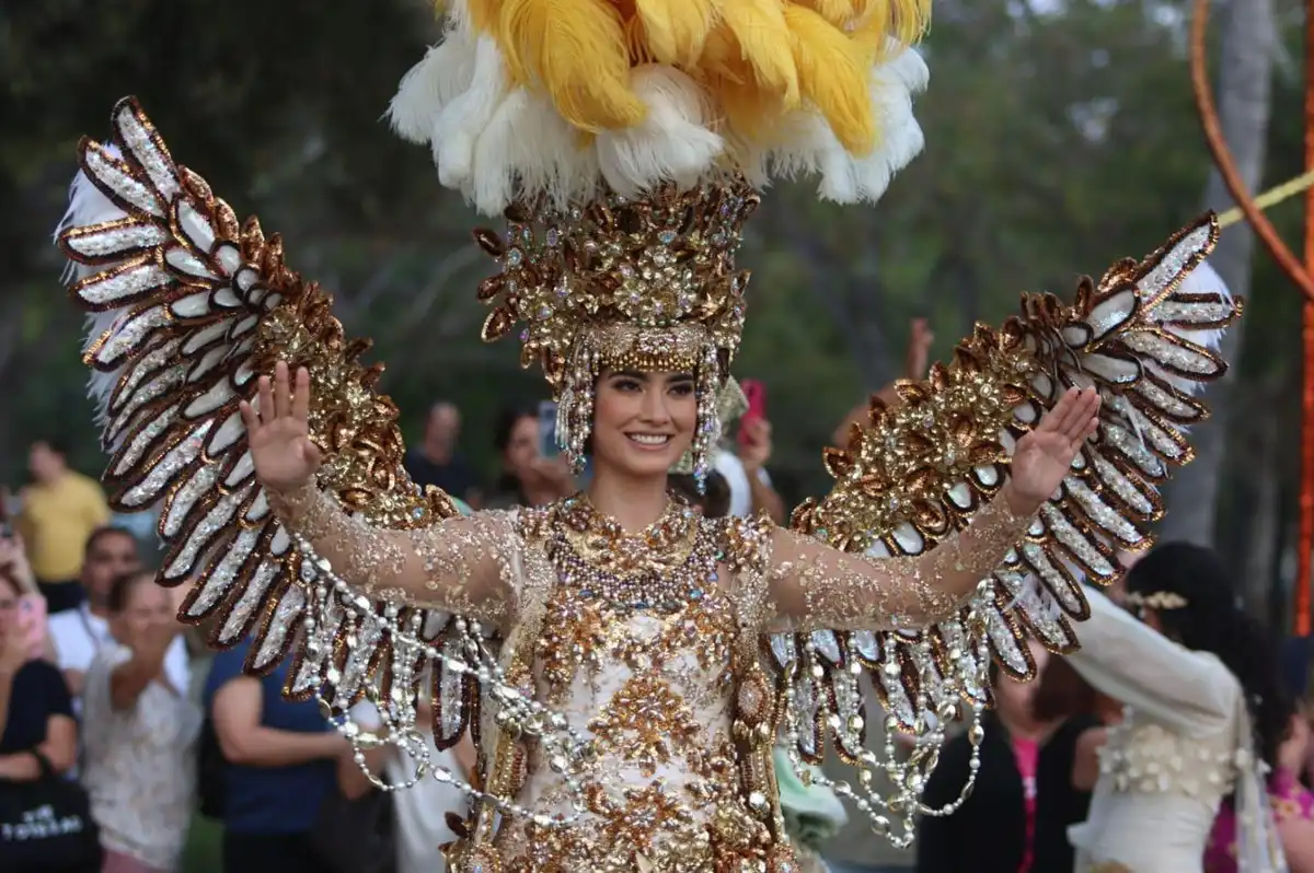 Mazatlán revive su tradición con “Recordando el Carnaval” en el Parque Central