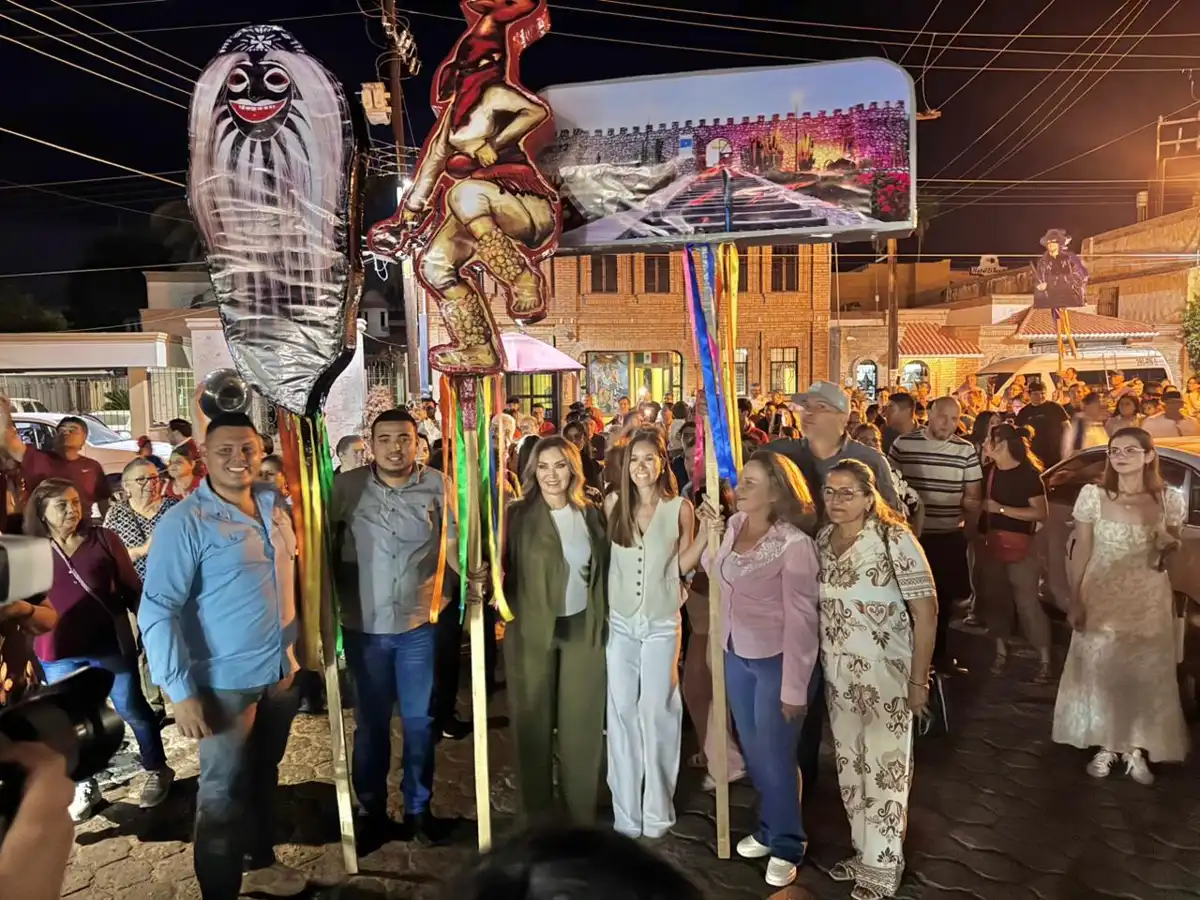 Realizan primera callejoneada con tambora en El Fuerte y atraen a más de 300 visitantes