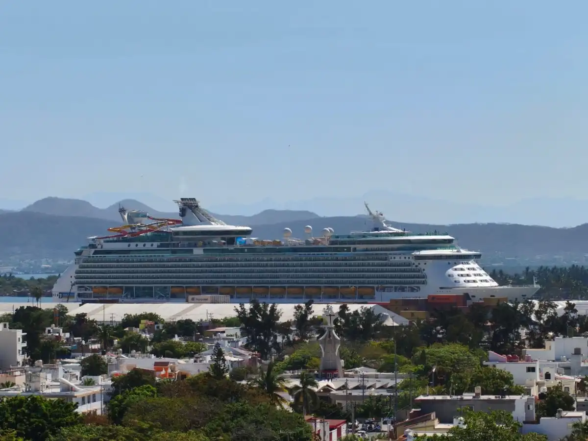 Mazatlán recibe crucero Navigator of the Seas y suma 55 arribos en 2026