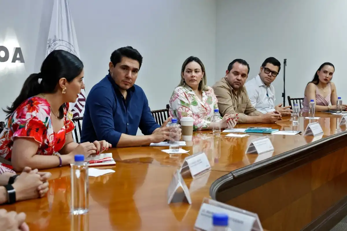 Yeraldine Bonilla revisa avances de programas del gobierno estatal en Sinaloa