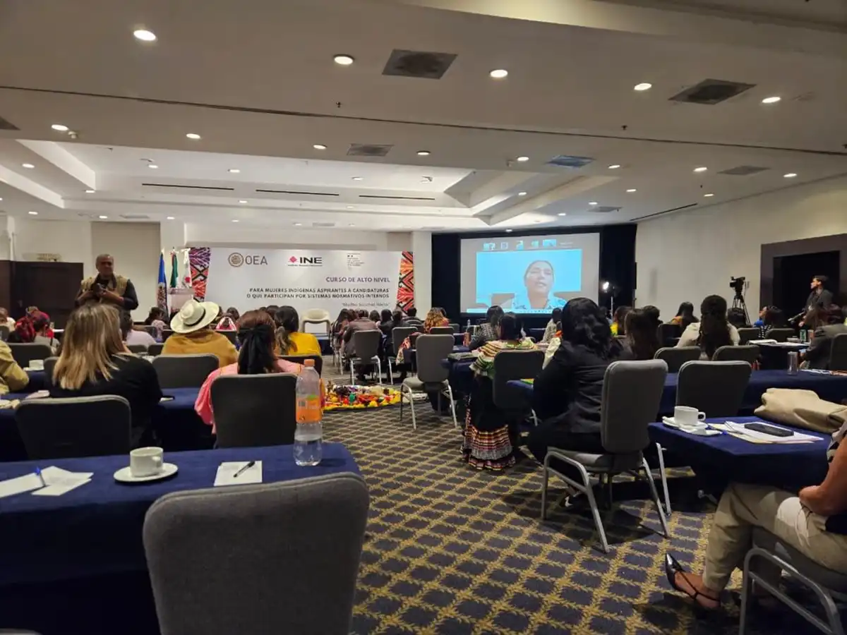 Mujeres del PAS participan en curso internacional de liderazgo político indígena