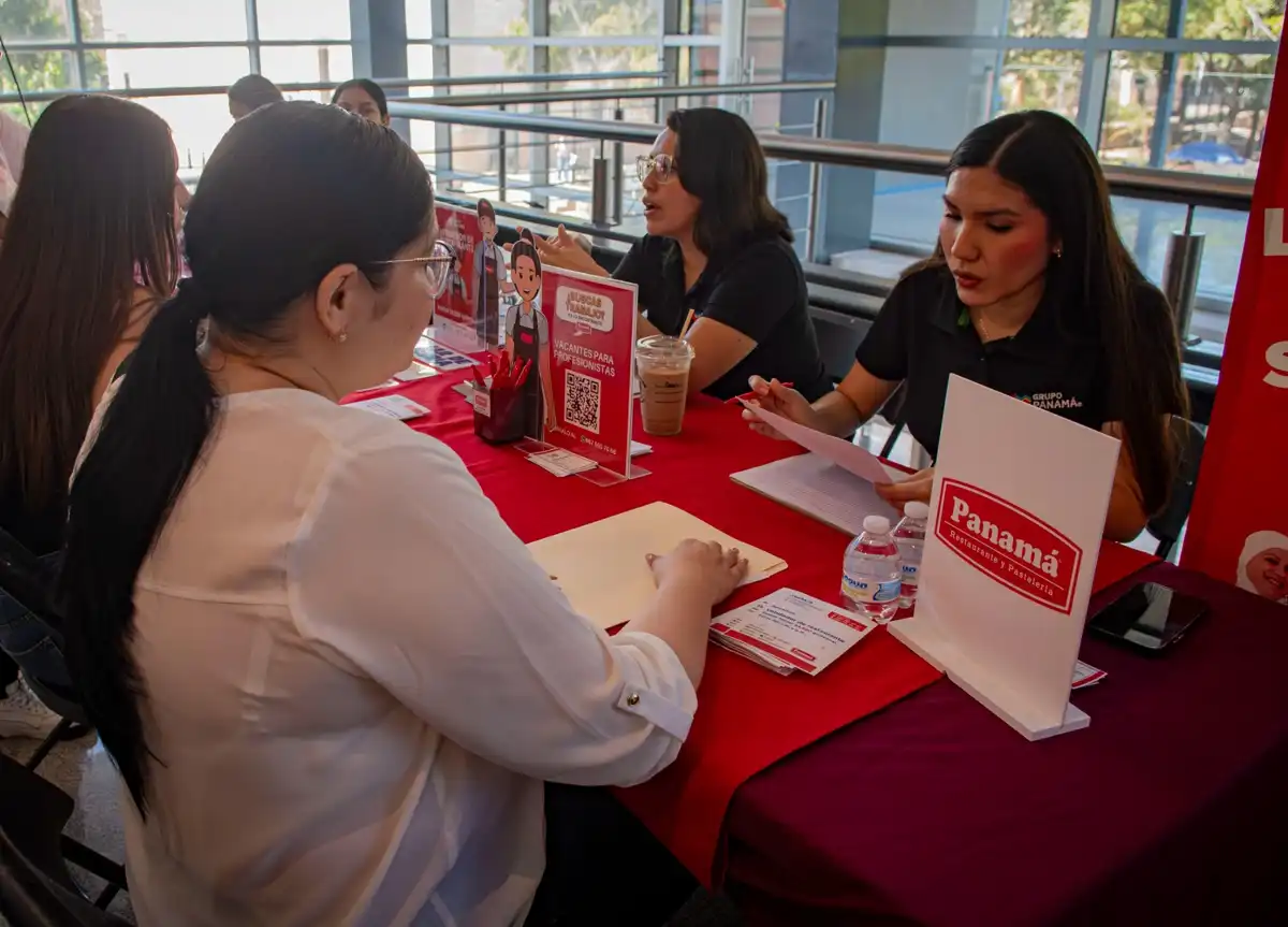 Jornada Municipal de Empleo en Culiacán reúne empresas y cientos de buscadores de trabajo