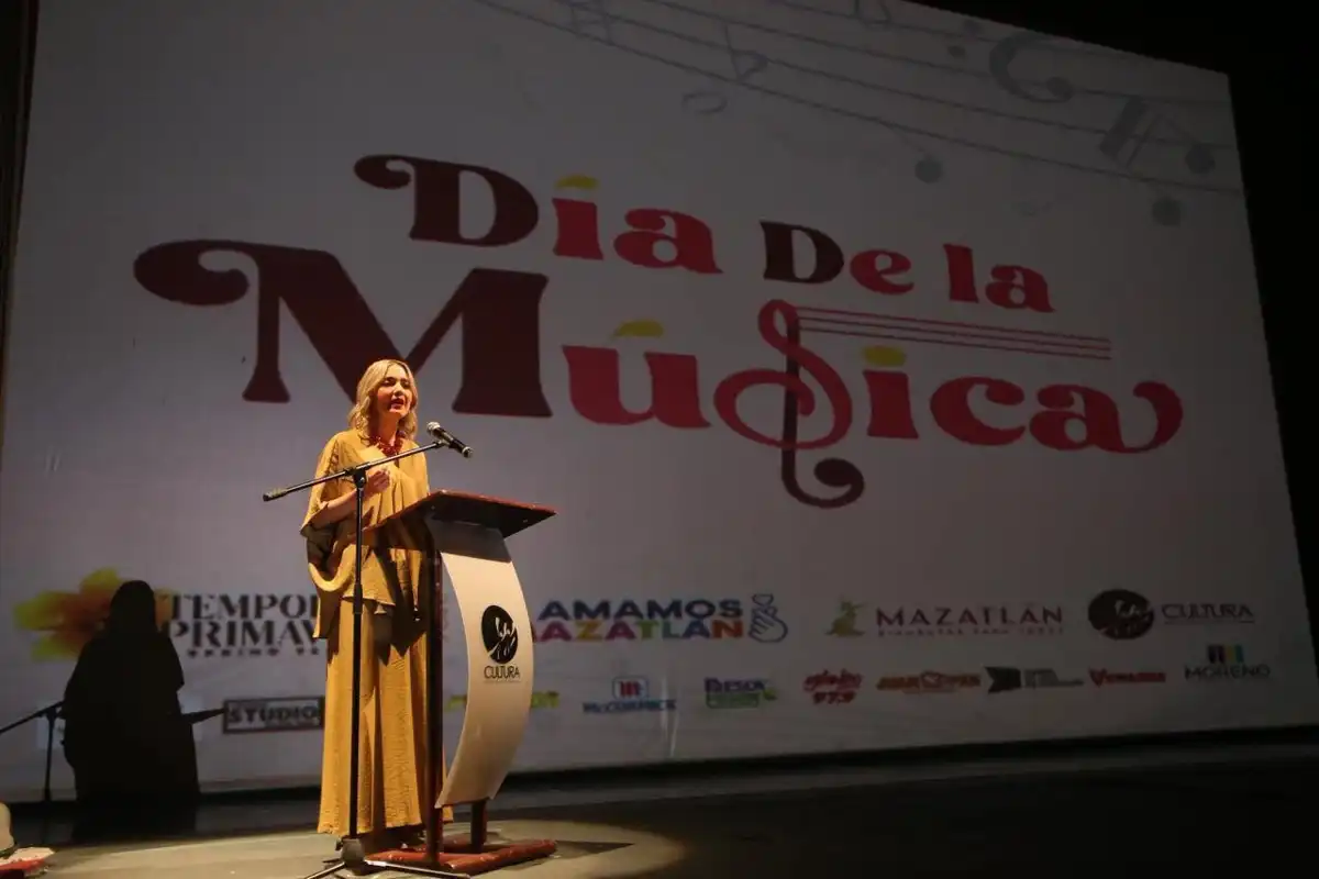 Estrella Palacios inaugura festival cultural con más de 500 participantes en Mazatlán
