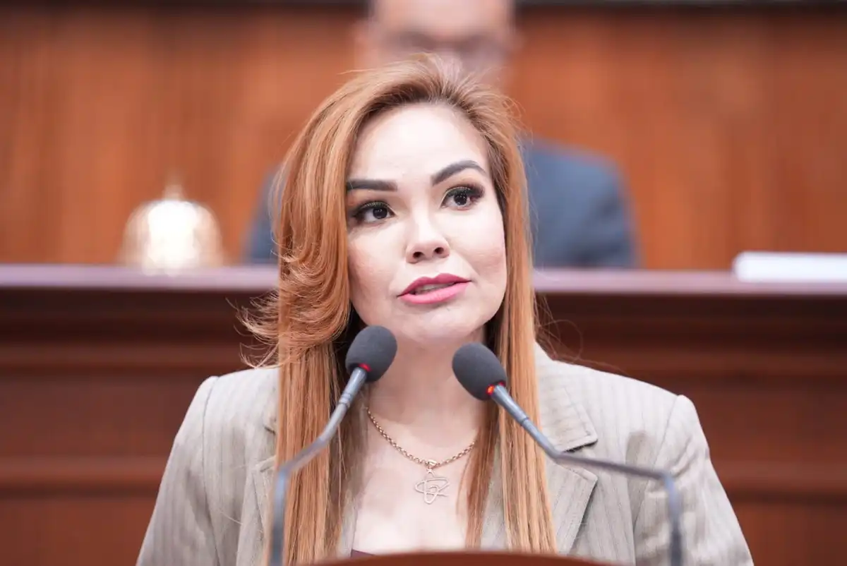 Paola Gárate advierte crisis en la construcción de Sinaloa y propone reforma para transparentar la obra pública