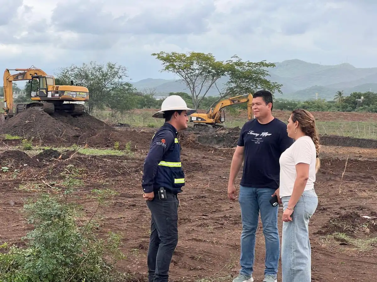 Inician obras de drenaje y electrificación para el proyecto Viviendas del Bienestar en Rosario