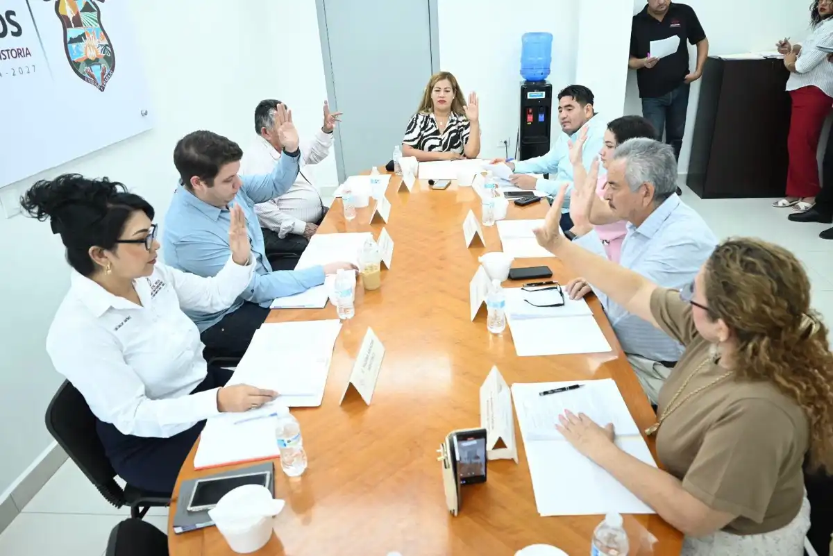 Cabildo de Juan José Ríos aprueba obras del Ramo 33, FORTAMUN y Predial Rústico para 2026