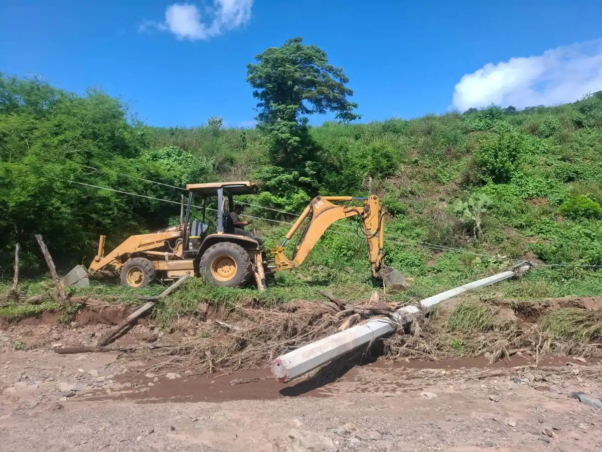 Gobierno de Choix rehabilita caminos en Yecorato para restablecer el acceso tras las lluvias