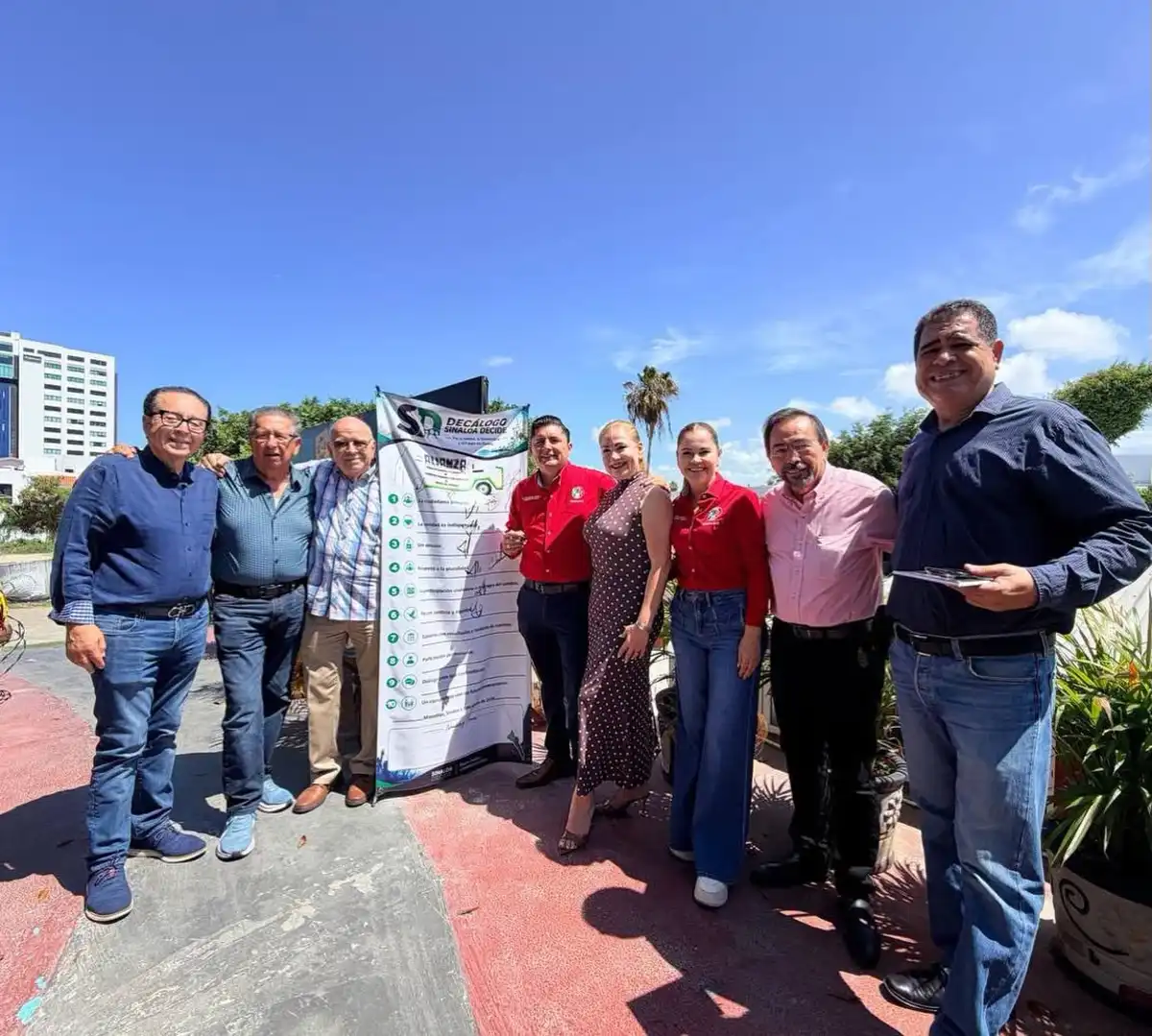 PRI Sinaloa participa en la firma del decálogo de Sinaloa Decide para fortalecer la participación ciudadana