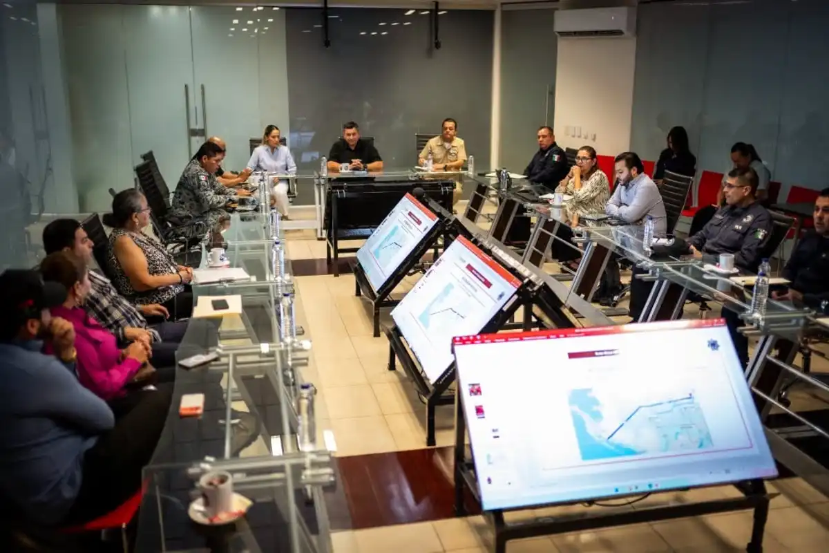 Autoridades coordinan operativo de seguridad para eventos masivos en Navolato y Altata