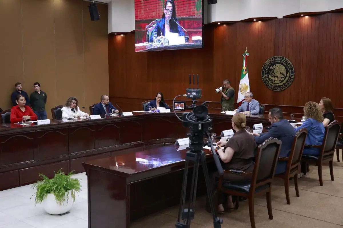 Congreso de Sinaloa aprueba nueva licencia de Rubén Rocha y prepara gobernador interino