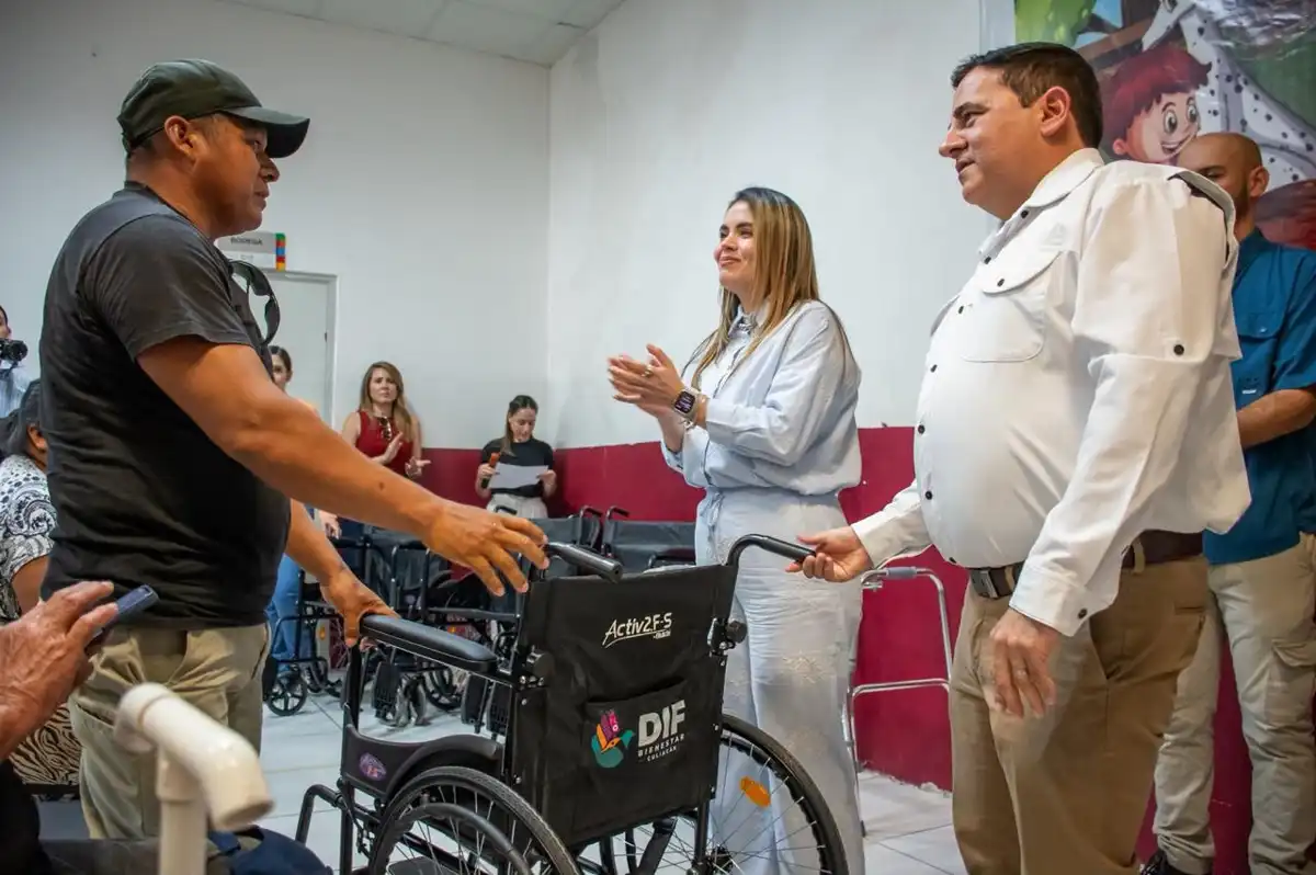 DIF Culiacán entrega apoyos ortopédicos en Costa Rica; destinan 78.5 mdp a obras y acciones
