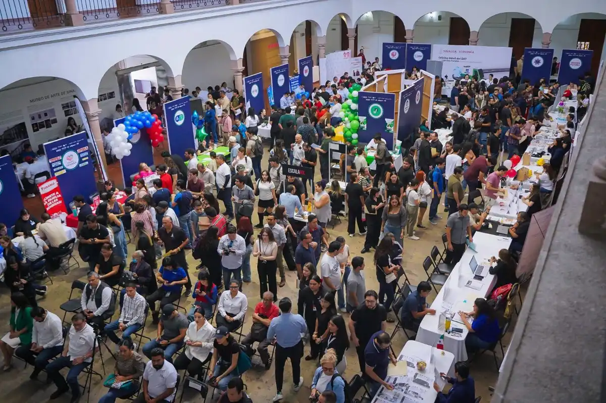 Más de mil personas buscan empleo y emprendimiento en “Punto de Partida” en Culiacán