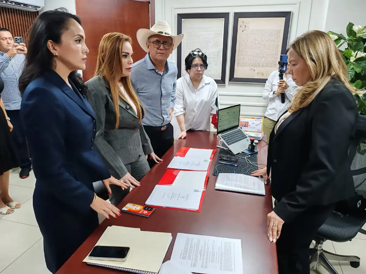 Paola Gárate presenta juicio político contra Rocha Moya ante Congreso de Sinaloa