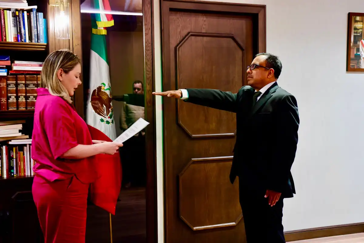Yeraldine Bonilla toma protesta a Efrén Martínez como subsecretario de Seguridad en Sinaloa