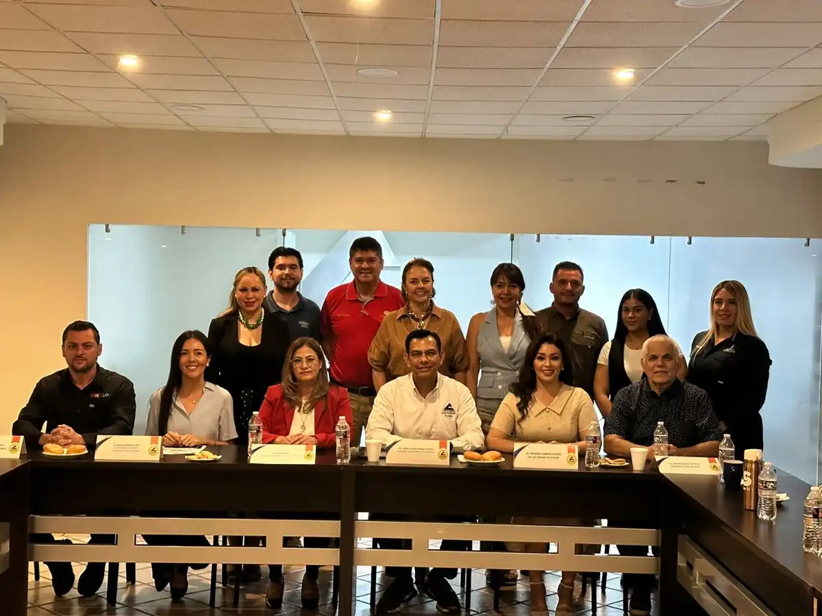 Canaco y prestadores turísticos conocen proyectos del Aeropuerto de Los Mochis