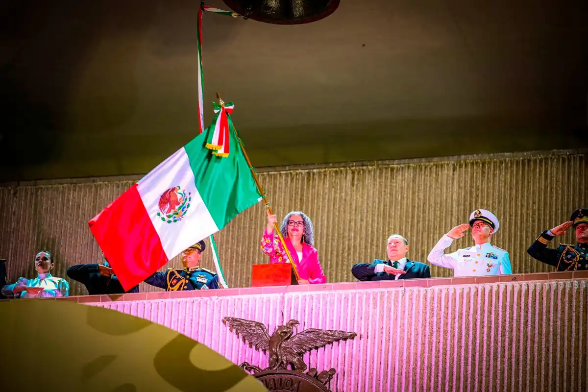 Graciela Domínguez encabeza Grito de Independencia ante más de 20 mil personas en Culiacán