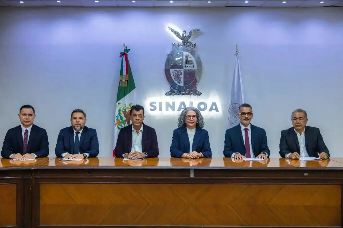 Graciela Domínguez toma protesta a seis nuevos funcionarios del gabinete de Sinaloa