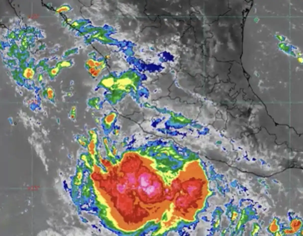 Huracán Polo se intensifica a categoría 1; genera lluvias intensas en Guerrero y Oaxaca