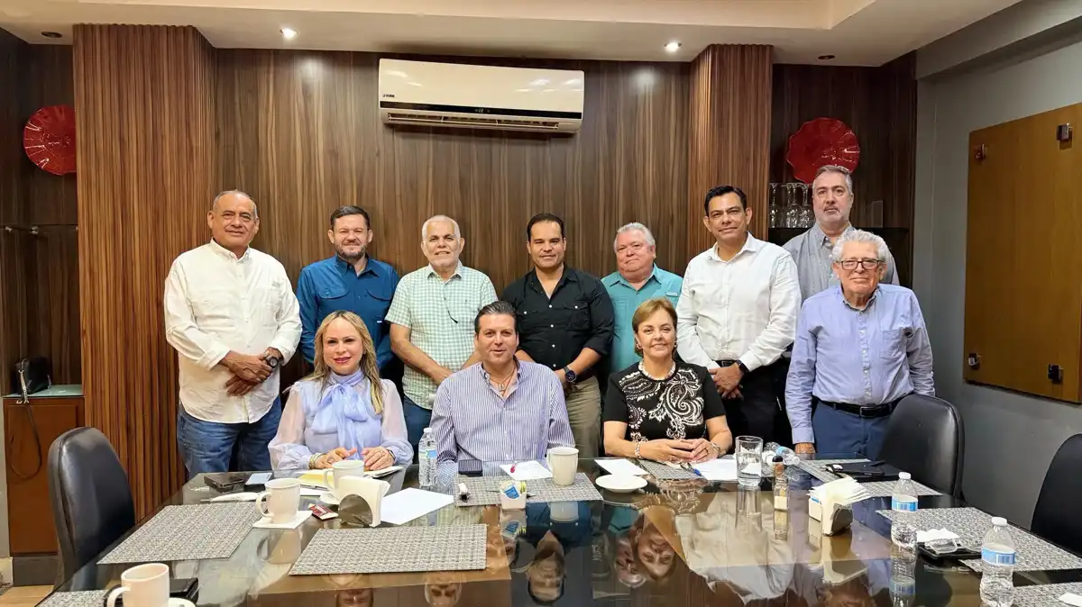 Mario Zamora se reúne con la Intercamaral de Los Mochis y escucha demandas empresariales