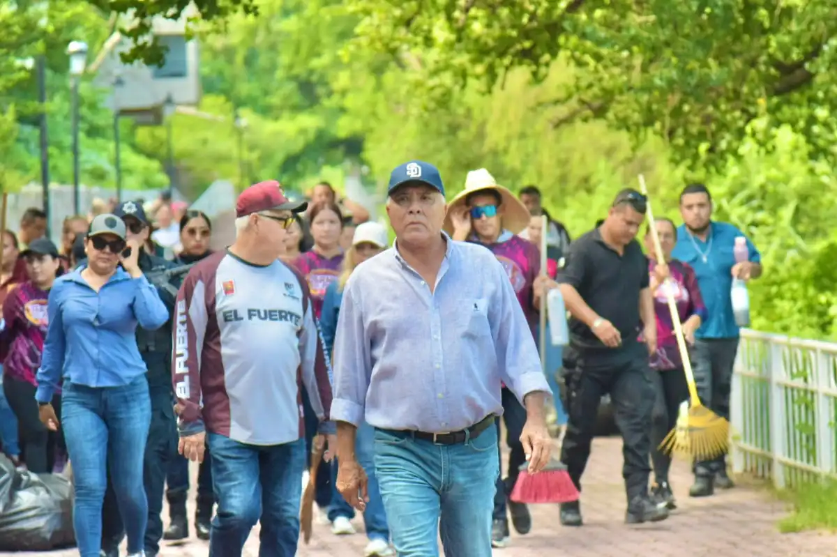 Realizan jornada de limpieza en el Malecón del Río Fuerte