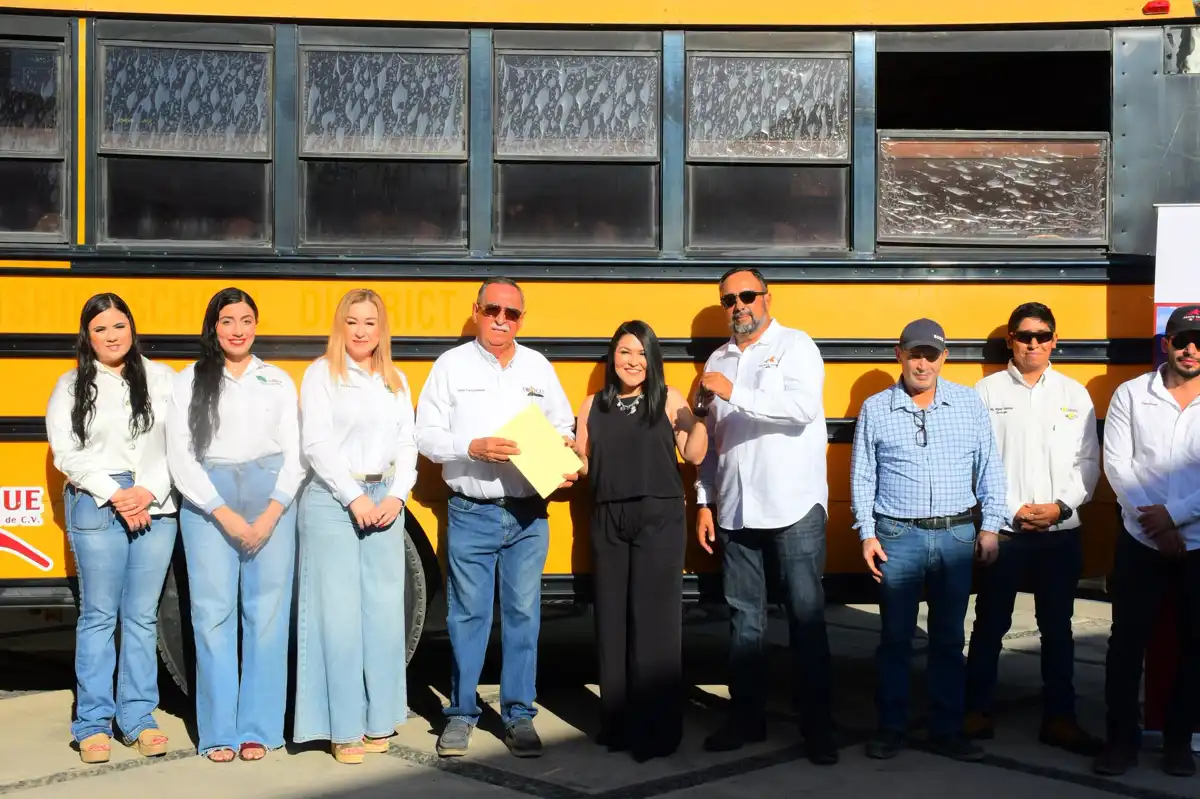 Choix recibe camión para transporte escolar de cinco comunidades