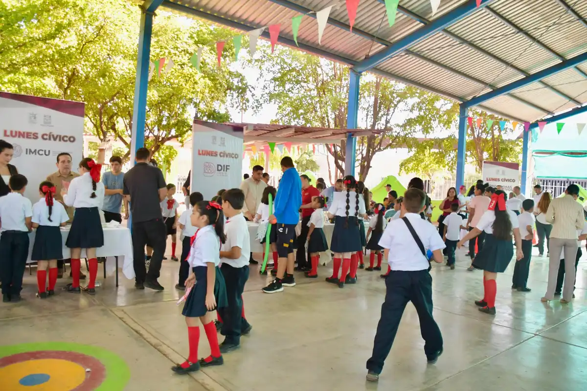 Lunes cívicos en Guamúchil incluyen actividades educativas y preventivas