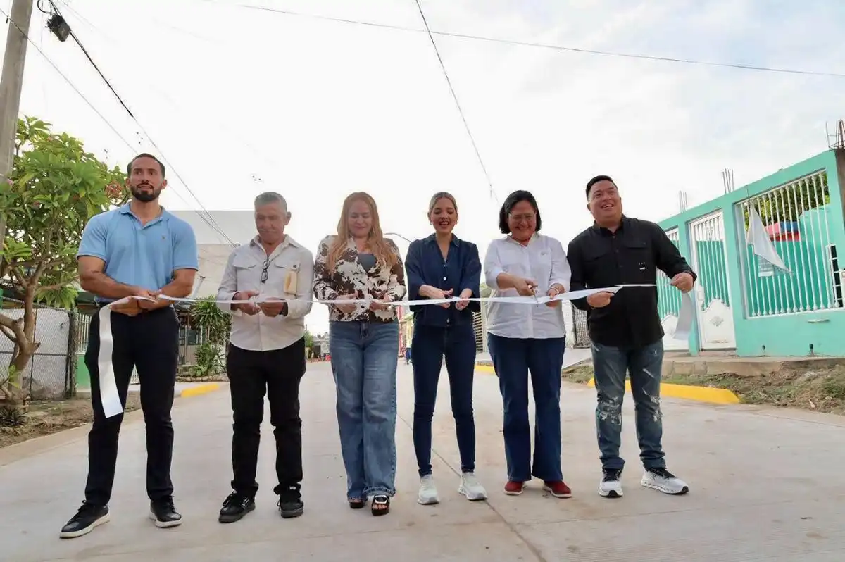 Mazatlán entrega pavimentación de calle Hermanos Wright tras más de 20 años de espera