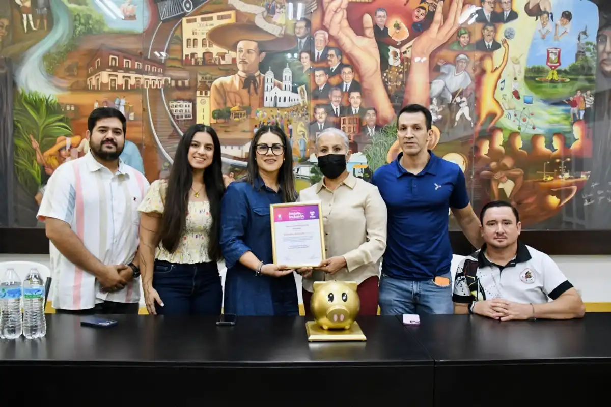 Salvador Alvarado recibe reconocimiento nacional por acciones de inclusión