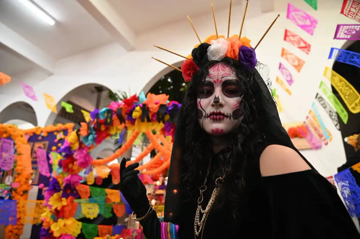 UAS celebra el Día de Muertos con 30 altares y homenaje a las tradiciones mexicanas