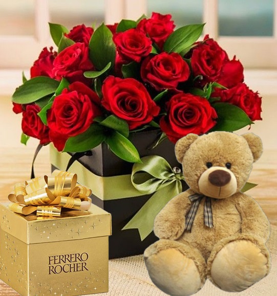 COMBO CAJA 12 ROSAS , PELUCHE Y FERRERO