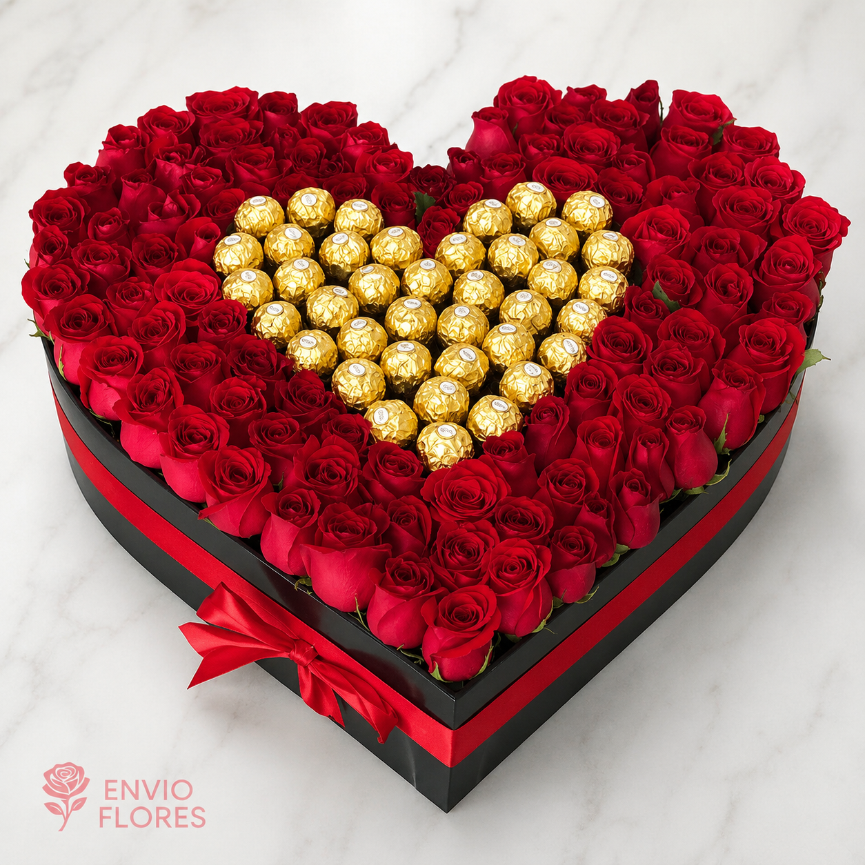 Caja Corazon 80 rosas y ferrero rocher