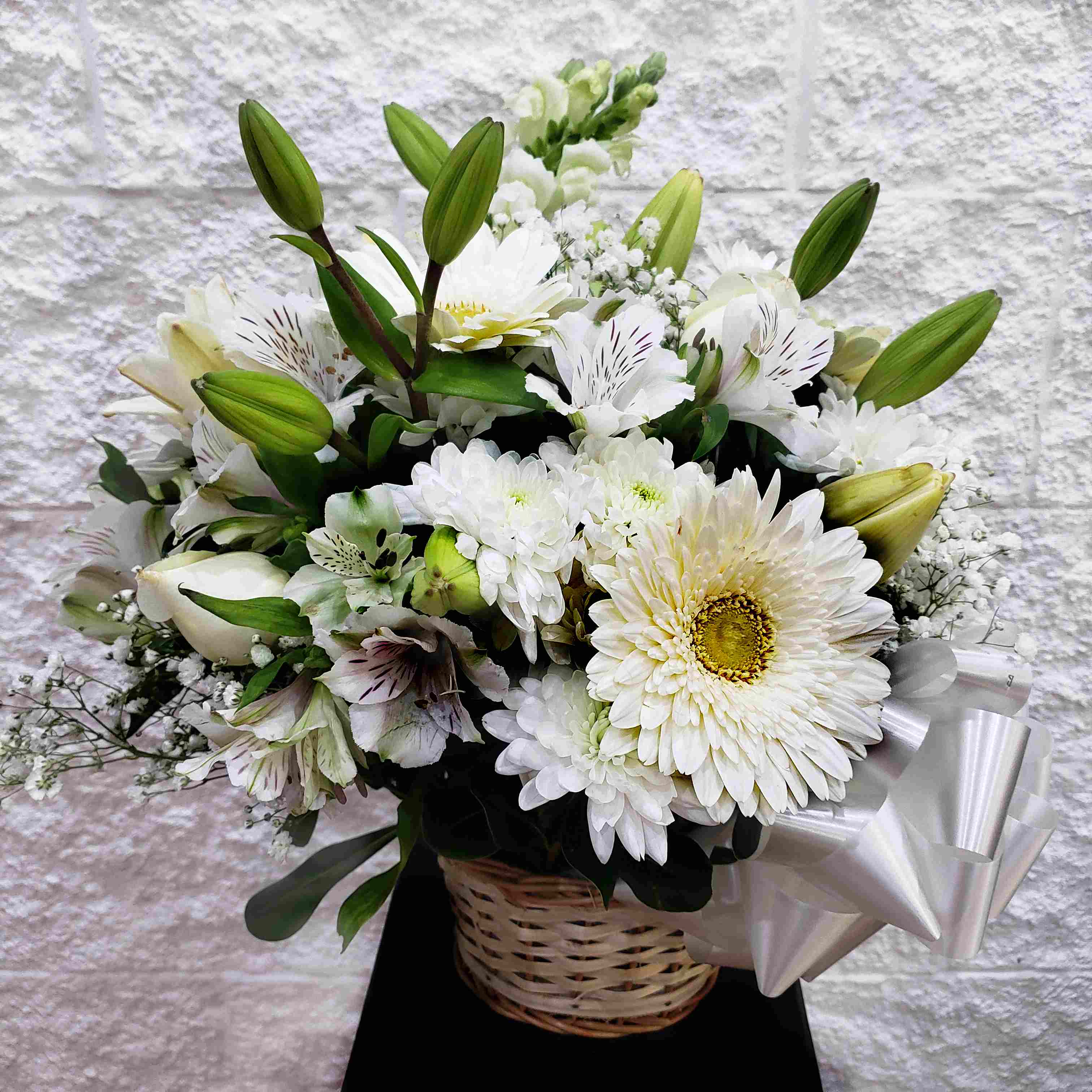 Canasta con Flores Estacion