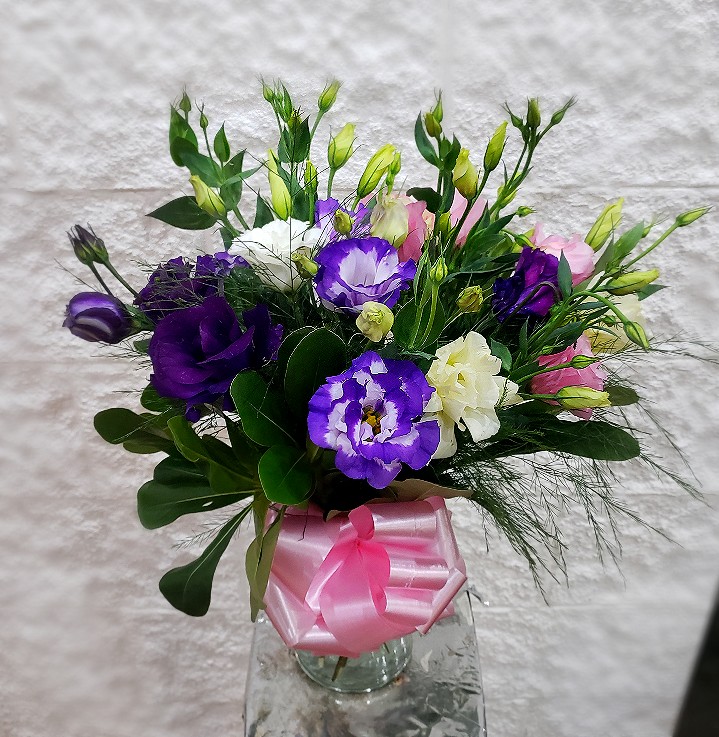 Florero con Lisianthus