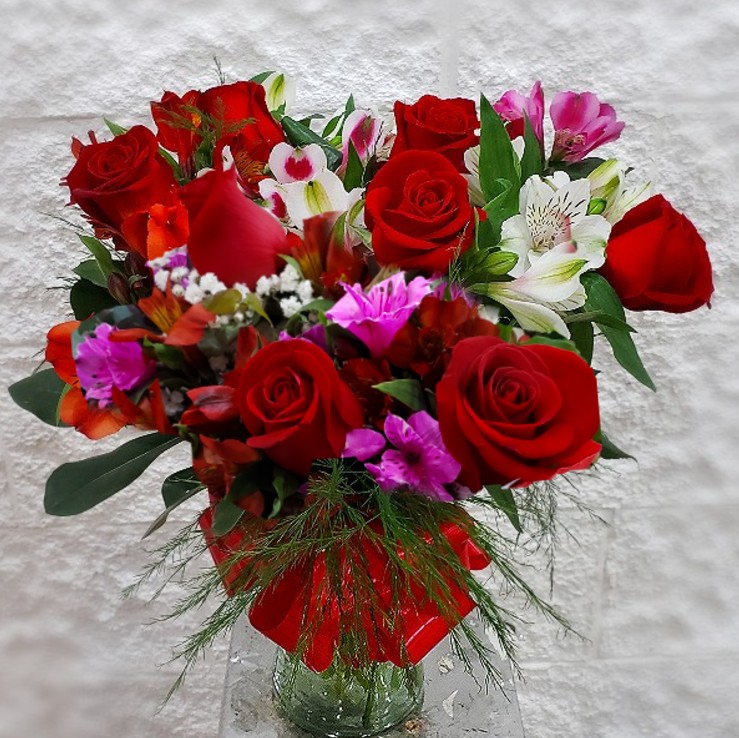 Florero con Rosas y Astromelias